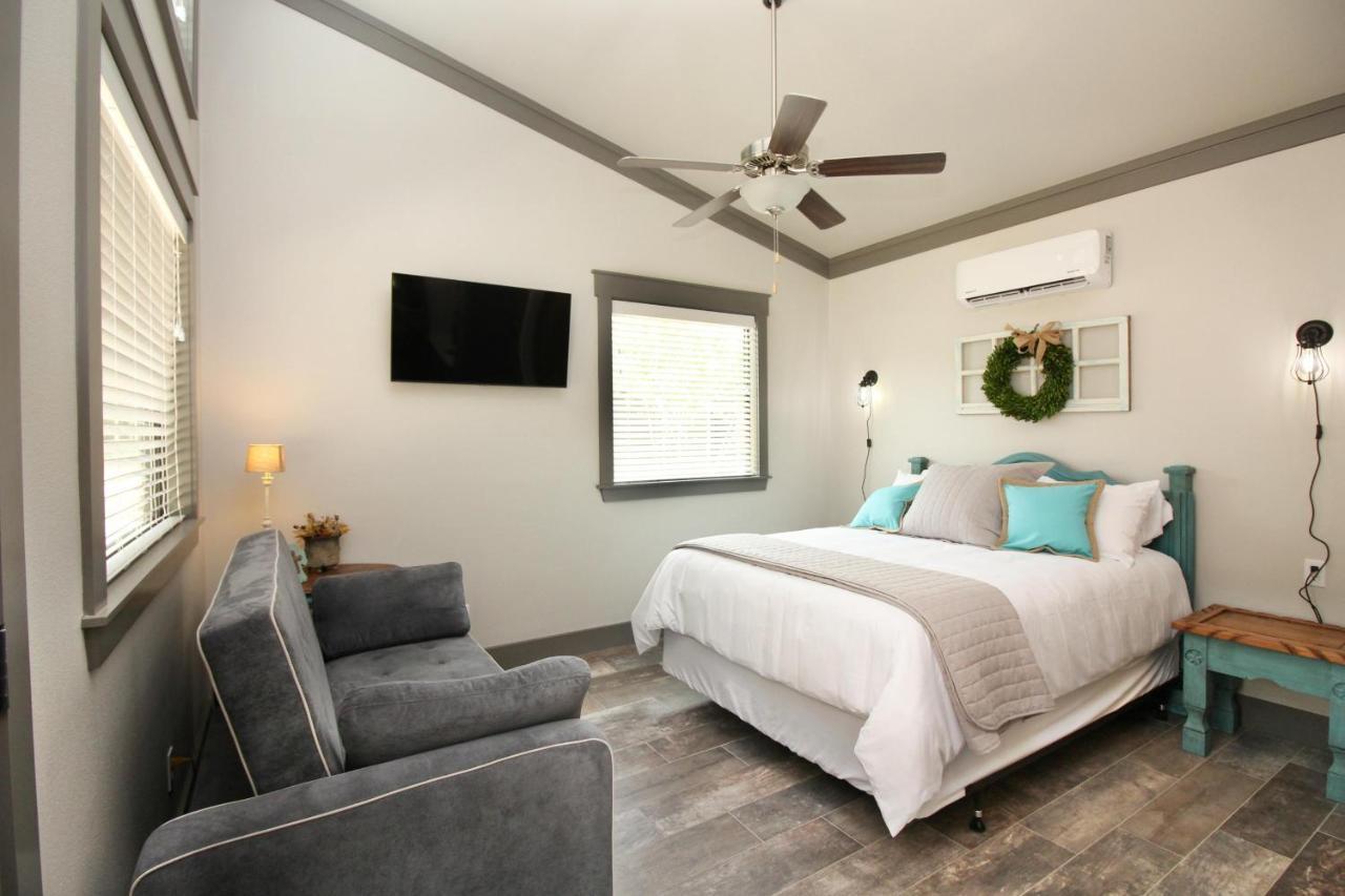 Green Acres Cottages - New Braunfels Suite Wimberley Ngoại thất bức ảnh
